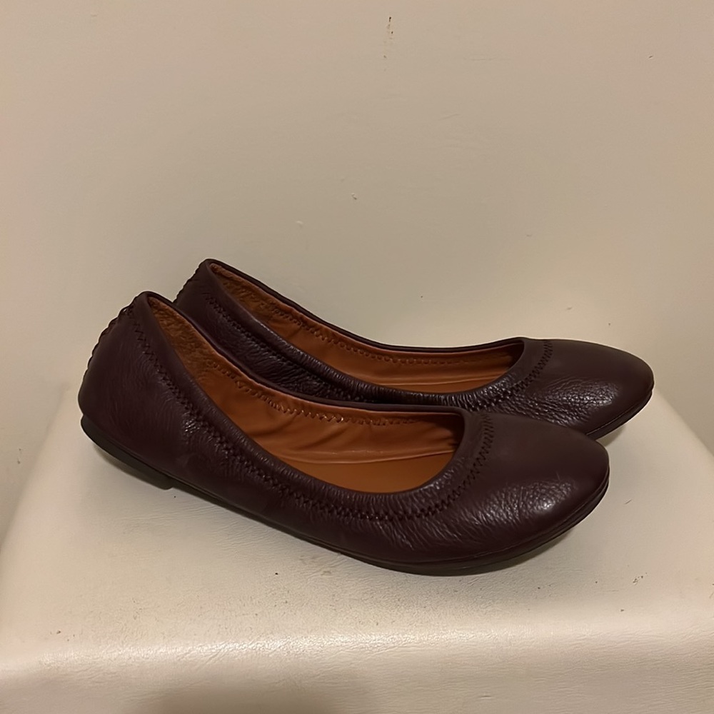 NIB LUCKY BRAND classic Emmie flat in deep mahogany (burgundy)